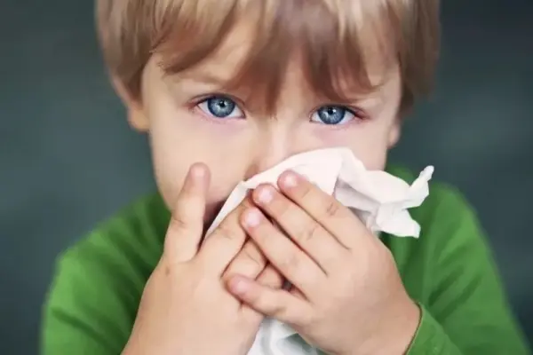 О чем может рассказать цвет выделений из носа