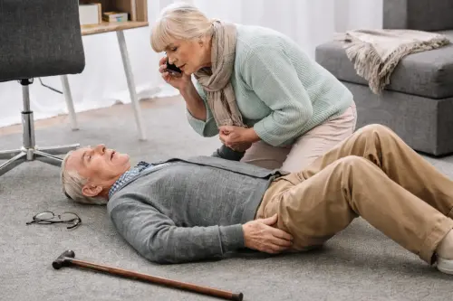 Первая помощь при инсульте