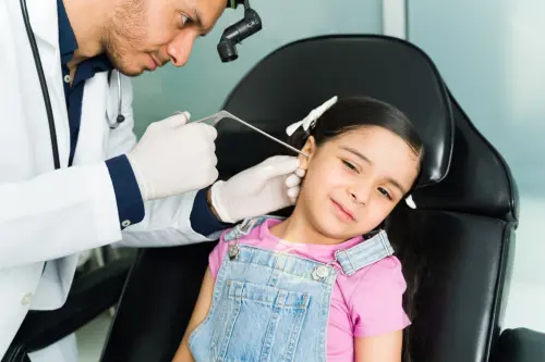 Что такое удаление инородного тела из уха?